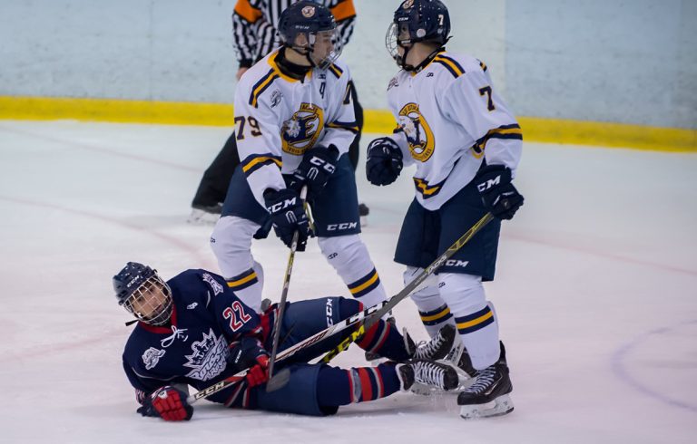 Une quatrième défaite consécutive pour le Rousseau-Royal Le Rousseau-Royal a trébuché au cours des quatre dernières joutes.