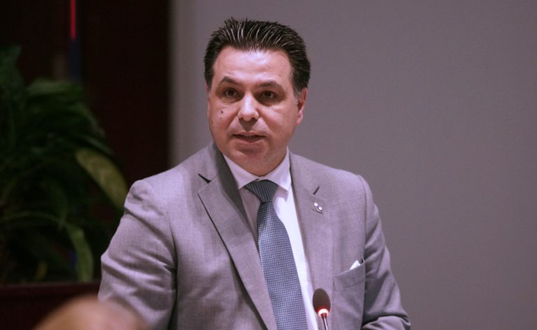 Infrastructures pour les Jeux du Québec: un legs pour les Lavallois David De Cotis assure que la Ville ira de l'avant dans les projets de Complexe aquatique et piste d'athlétisme