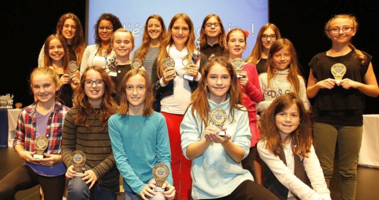 Une pluie d’honneur pour les joueuses de baseball Les filles étaient à l'honneur lors de ce Gala Méritas.