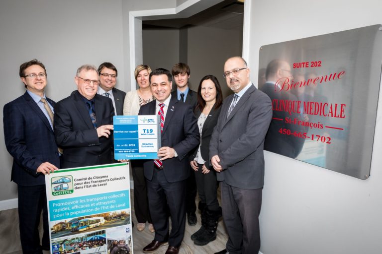 Le service à Saint-François a été inauguré en présence de Paolo Galati, conseiller de Saint-Vincent-de-Paul, Gilles Proulx, président du Comité de Citoyens pour des Transports Collectifs dans l’Est de Laval (CoCiTCEL) et président du CA de Saint-François en action, Éric Morasse, membre du CoCiTCEL, Brenda Carignan, adjointe administrative à la clinique médicale Saint-François, David De Cotis, président du CA de la STL et vice-président du comité exécutif de la Ville, Marc-Antoine Gauthier, trésorier du CoCiTCEL, Catherine Beaulieu, chef, planification opérationnelle du réseau à la STL, et Georges Tannous, président de Co-Op Taxi Laval et président du comité provincial de concertation et de développement de l'industrie du taxi (CPCDIT).