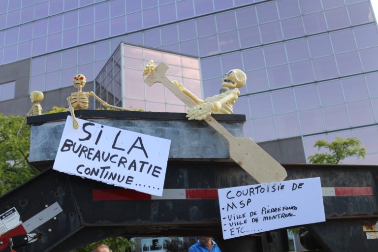 Aide aux victimes d’inondations: «Il n’y a rien qui bouge» Beaucoup de gens n'ont toujours pas reçu leur rapport d'évaluation des dommages réalisé par un expert en sinistre de la Sécurité publique, ce qui les empêche d'avancer les travaux de rénovation.