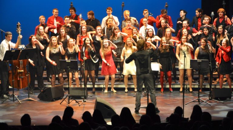 Le Chœur des jeunes de Laval renoue avec les Rolling Stones Avant leur performance de ce mercredi 15 juillet, à Québec, le Choeur des jeunes de Laval avait déjà accompagné les Rolling Stones en juin 2013.(Photo TC Media - Archives)