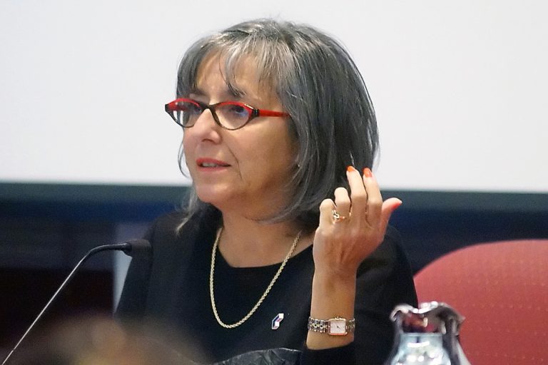 Christiane Yoakim: scientifique et politicienne Conseillère de Val-des-Arbres, Christiane Yoakim a été choisie comme présidente du conseil municipal. (Photo TC Media - Mario Beauregard)