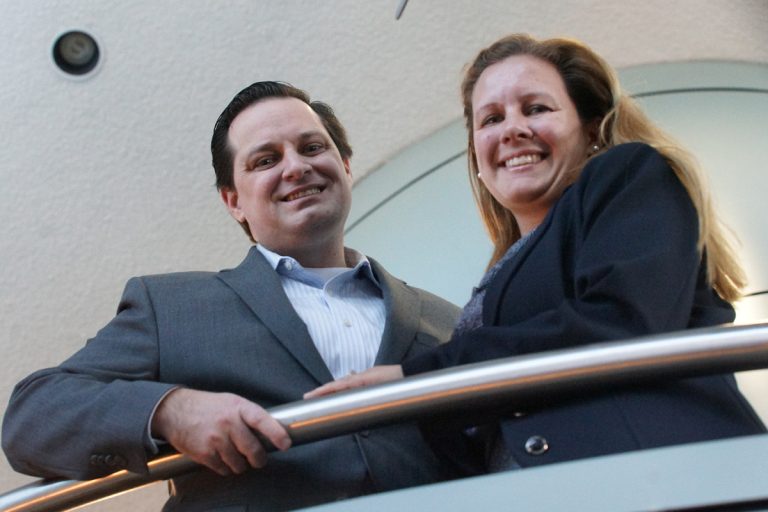 Daniel Mongrain et sa conjointe Isabelle Landry Larue, propriétaires du centre Escalade Clip 'n Climb qui ouvrira ses portes le mois prochain, au Centropolis.