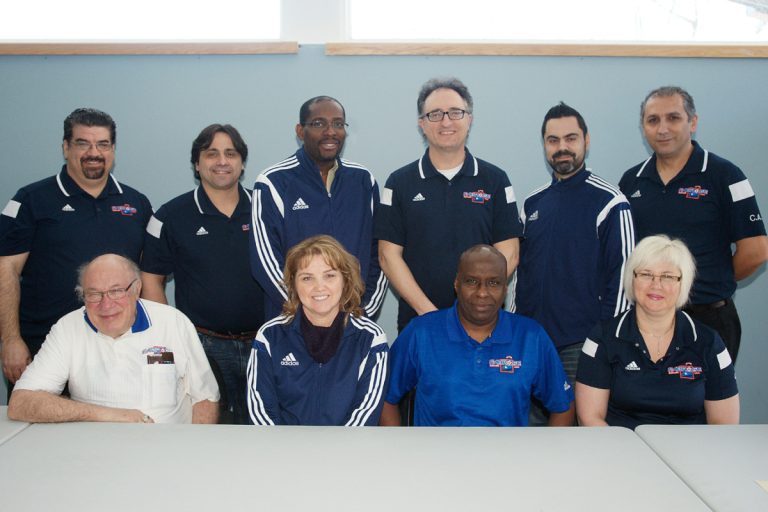 1re rangée : Paul Marentette, administrateur et directeur de l'arbitrage; Daniela Cascino, administrateur, vice-présidente et responsable des achats; Abdillahi Yuusuf, administrateur, président; Hélène Côté, administrateur et secrétaire. 2e rangée : Anthony Giosi, administrateur; Tony De Seta,  administrateur et directeur relation avec les membres; Rodeney Fils, administrateur et trésorier; Nicolas Longval, administrateur et responsable des affaires externes; Harold Madrazo, administrateur; Mohamed Dadi, administrateur. Absente sur la photo : Fatiha Senhaji, administrateur et directrice des commandites.