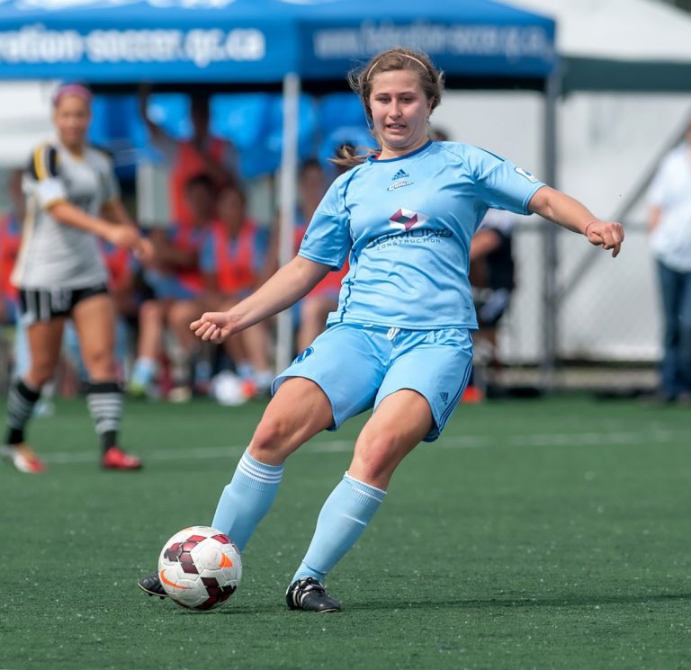 Les Comètes surprises par le Dynamo Les Comètes devront démontrer un peu plus de mordant à l'attaque.