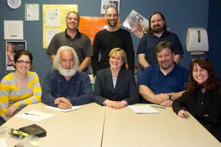 Le membres du CENS travaillent depuis six ans à l’élaboration du projet qui verra le jour en septembre 2012, à l’école Georges-Vanier. (Photo: Alarie Photos)
