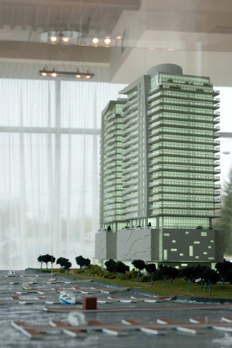 «Une expropriation déguisée», accuse le promoteur Voici la maquette des deux tours du Commodore qui, selon la poursuite, auraient permis aux promoteurs d'engranger des profits estimés à 64 M$.