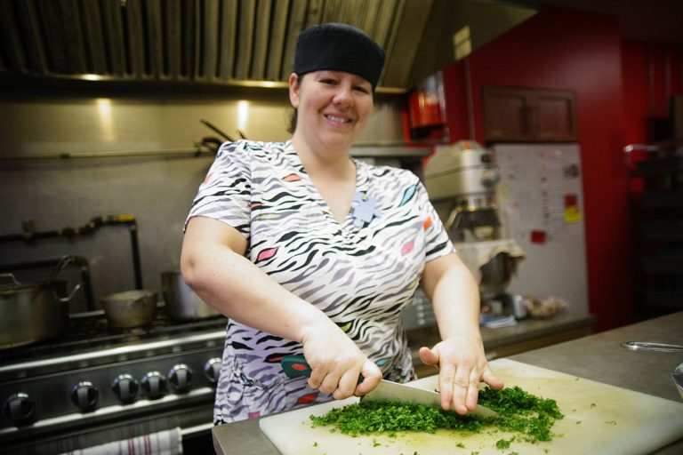 Kathy Saulnier doit faire preuve de créativité dans la préparation des repas et collations