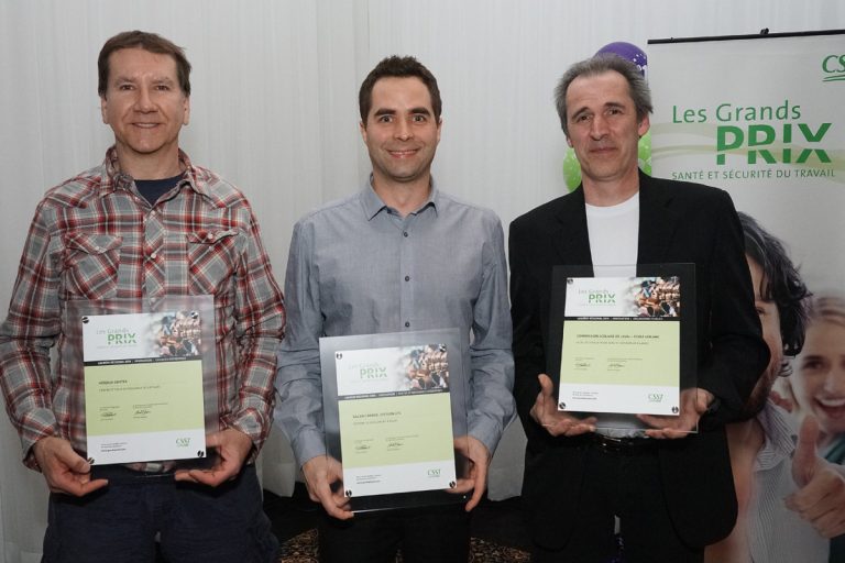 Dans l'ordre habituel, on reconnaît les lauréats régionaux des Grands Prix santé et sécurité du travail 2014 dans leur catégorie respective: Stéphane Marchand de Héroux-Devtek (Grande entreprise), Éric Sauvé de Racan Carrier (PME) et Yves Carbonneau de l'École secondaire Leblanc (Organisme public).
