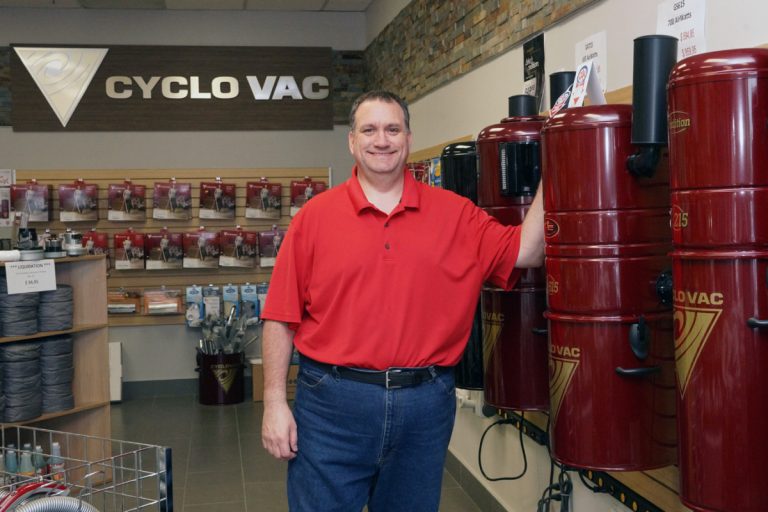 Le propriétaire de Cyclo Vac Laval, James Caissie, vous donne rendez-vous pour la mégavente du 29 au 31 mai.