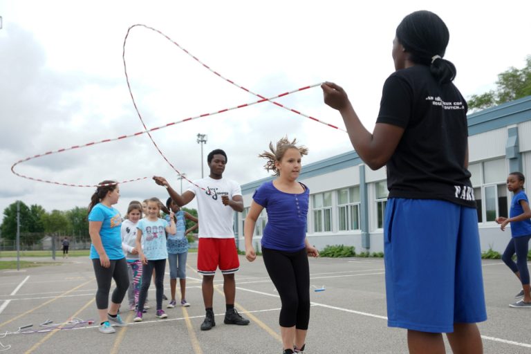 Une troupe a également été formée, entraînée deux fois par semaine par la compagnie Double Cordes, de Montréal. (Photo TC Media - Mario Beauregard) 