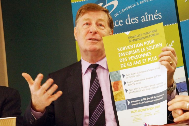La subvention au maintien à domicile renouvelée Le maire Marc Demers était à la Place des aînés, le 1er mai.