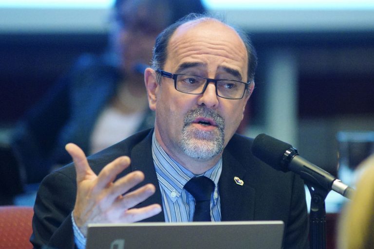 DGA au développement économique: affichage terminé Le directeur général de la Ville de Laval, Serge Lamontagne.