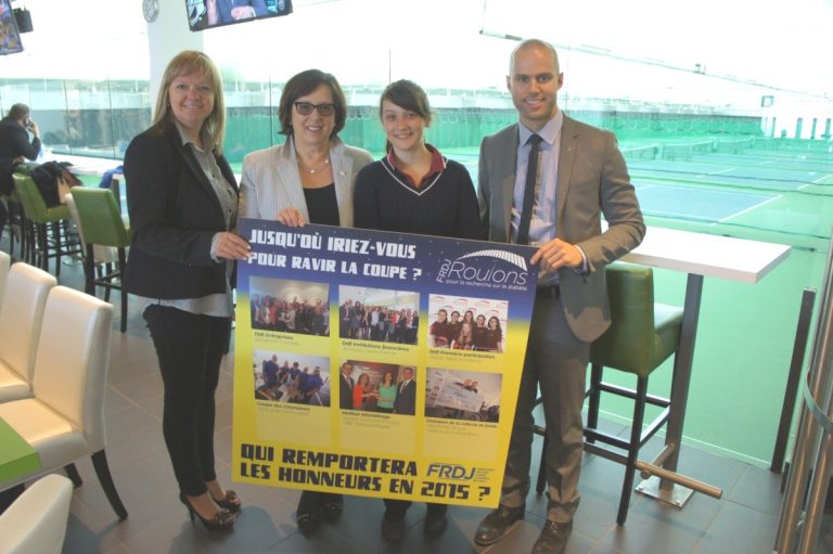 Nathalie Cousineau, directrice de comptes Genworth, Francine Bourdeau, directrice FRDJQuébec, Rosalie Éthier et Keven-Derick Auclair-Savard ont lancé les activités de Roulons pour la recherche sur le diabète.
