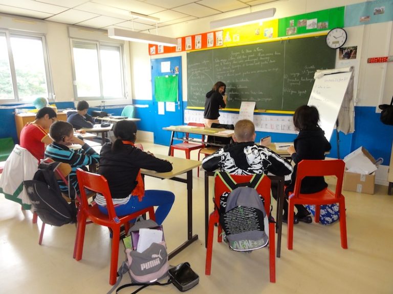 LA CSDL offre moins de services aux classes spécialisées en raison des compressions budgétaires.