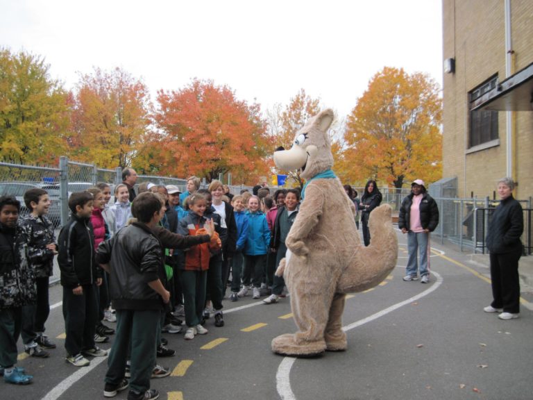L’école Charles-Perrault a couru Les élèves de l’école Charles-Perrault ont pris part à la course 3 L au profit de la Fondation du CHU Sainte-Justine. (Photo: Alarie Photo)