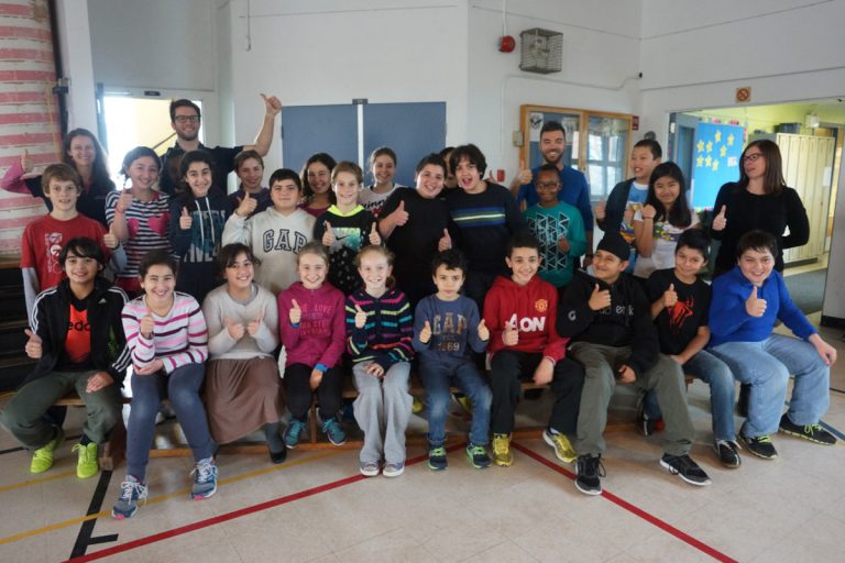 Les élèves de l’école Le Tandem récupèrent la matière Les élèves du comité Environnement de l’école Le Tandem.