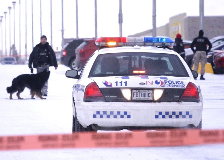 Femme blessée par balles boulevard Curé-Labelle Le mystère règne sur la provenance des projectiles qui ont atteint une trentenaire. (Photo TC Media - Mario Beauregard)