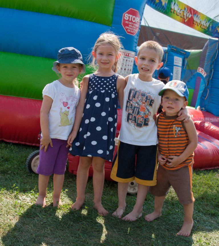 S'éclater en famille, voilà ce que le Comité de la Semaine québécoise des familles de Sainte-Rose et Fabreville propose lors d'une fête tenue au parc Marc-Aurèle-Fortin.