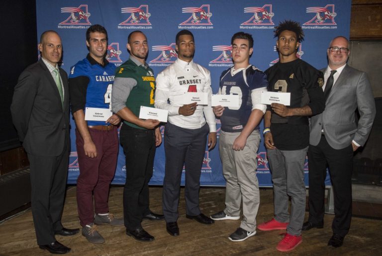Bourses des Alouettes Mark Weightman, président et directeur général des Alouettes de Montréal, Gabriel Cousineau, Vincent Cléroux-Gaudreau, Samuel Makwanda, Félix Sansoucy-Mainville et Jérémie Dominique et Simon Céré, Chef, communications et relations publiques à RDS.