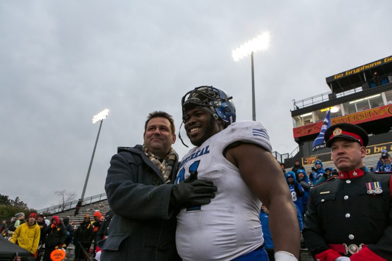 Junior Luke, Gabriel Cousineau et les Carabins à la Coupe Vanier Junior Luke (91) a été proclamé joueur par excellence de la Coupe Mitchell.