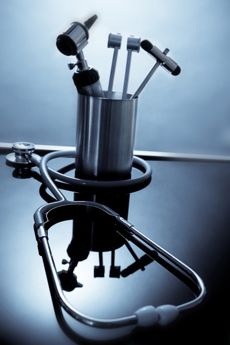 Des organismes inquiets par la légalisation des frais accessoires L'utilisation d'instruments pour des interventions peut être facturée au patient.