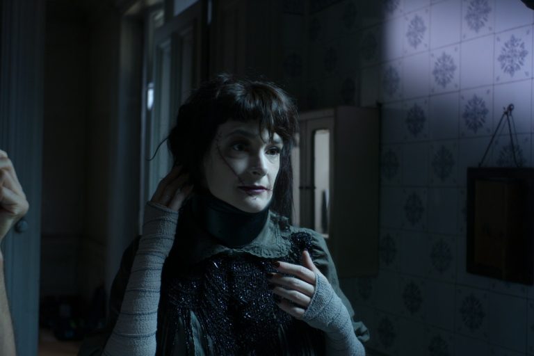 Le mythe de Frankenstein revisité de façon spectaculaire Rappelant le cinéma muet, dans un croisement avec le théâtre et la musique, le spectacle de La Cordonnerie propose des effets visuels saisissants.(Photo gracieuseté)