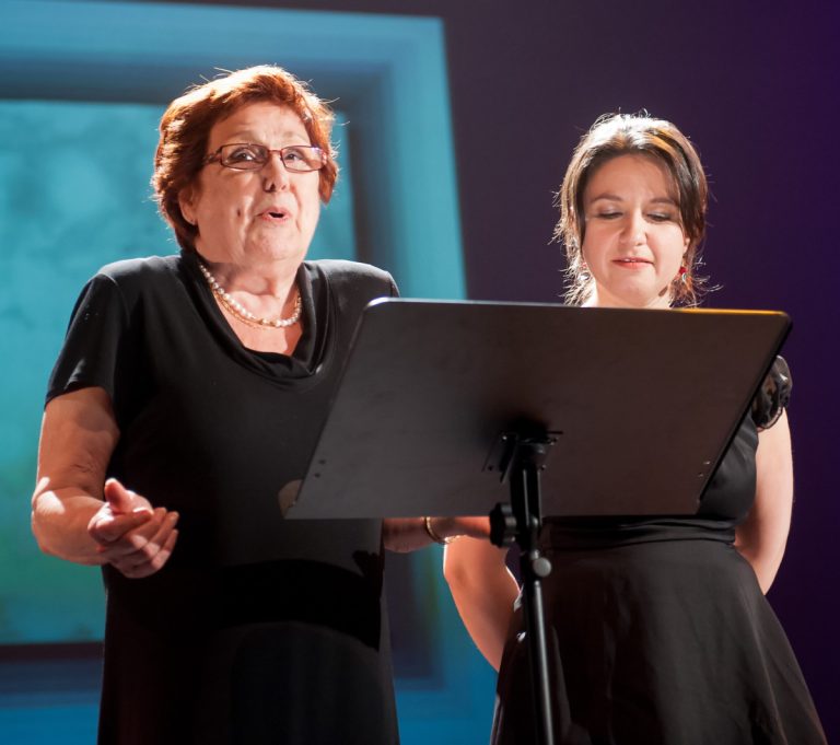 Le Gala de la FSAL récompense la relève artistique lavalloise Les comédiennes Rita Lafontaine et Talia Hallmona ont fait honneur au théâtre de Michel Tremblay.(Photo TC Media - Vincent Graton)