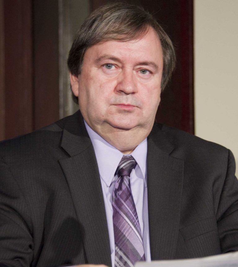 Ces dossiers complexes étaient gérés par la direction générale, dans le passé, explique Gaétan Vandal, directeur général adjoint de la Ville.