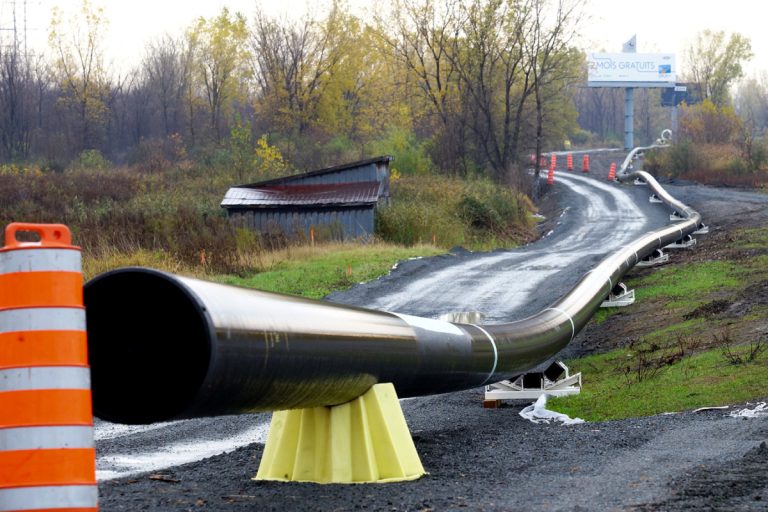 Gaz Métro relocalise une conduite de 850 mètres En tout, 500 mètres seront repositionnés sous la rivière des Prairies.