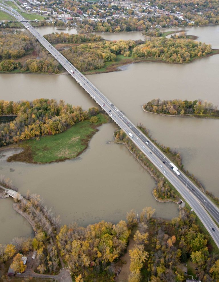 Une seule voie en direction nord sera disponible sur le pont Gédéon-Ouimet, de dimanche après-midi à tôt lundi matin.