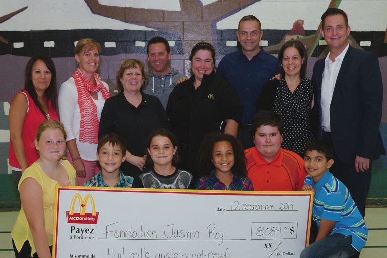 La Fondation Jasmin Roy au service des élèves de l’école Des Cèdres Une somme de 10 000 $ a été octroyée à l’école Des Cèdres, en septembre.