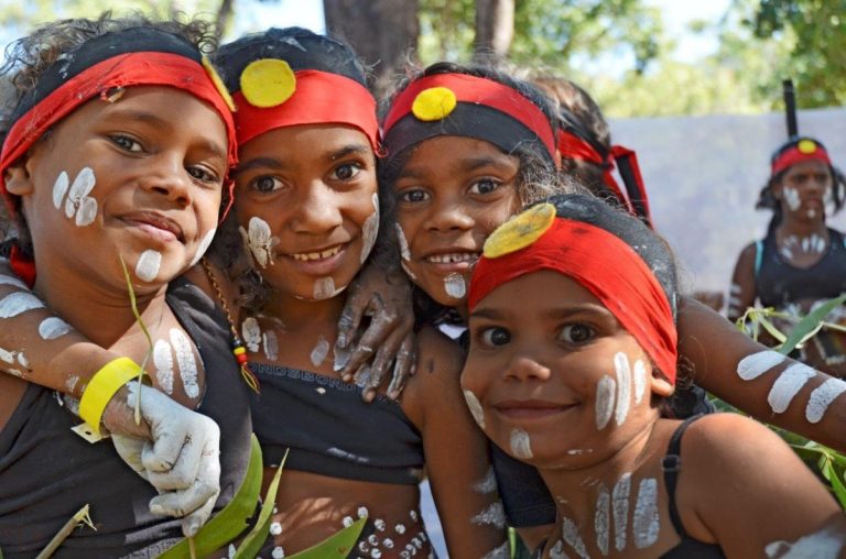 Le caractère unique de l’Australie aux Grands Explorateurs Les contrastes de l'Australie dont les paysages, la faune et l'héritage aborigène (notre photo) restent uniques, seront à l'honneur.(Photo gracieuseté)