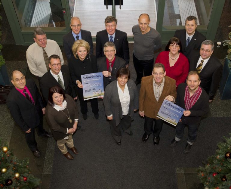 Il est temps de sortir sa plus belle plume Photo: Alarie Photos