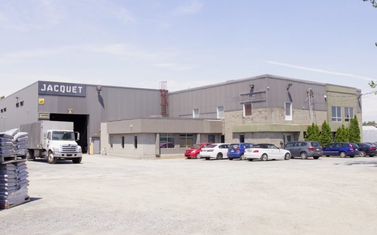 L’UPAC frappe à trois endroits sur le territoire Le Groupe Triforce est l'un des trois lieux visés par les perquisitions de l'UPAC sur l'île Jésus. (Photo TC Media - Mario Beauregard)