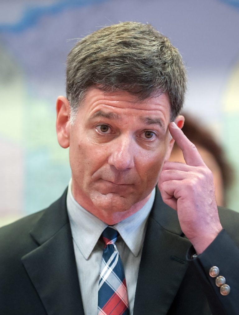 Guy Landry refait surface Guy Landry, chef du Nouveau Parti des Lavallois.