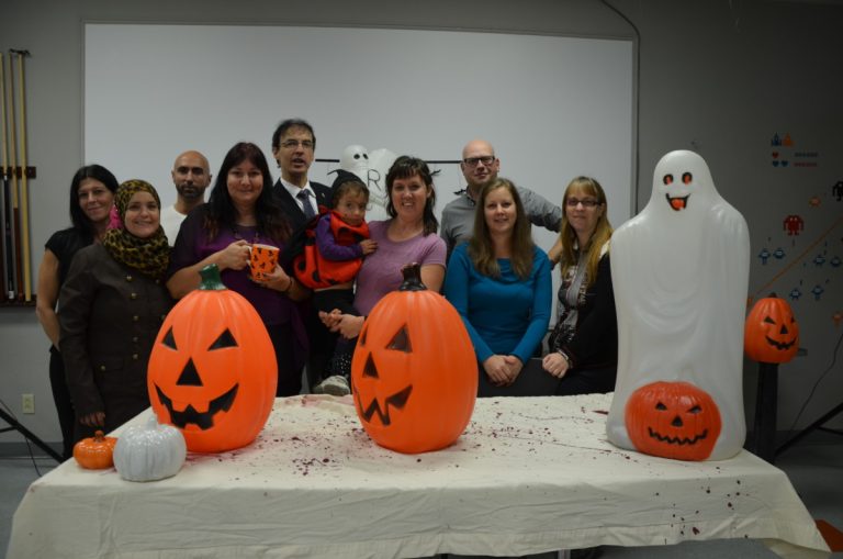 Pierre Anthian, conseiller de Laval-des-Rapides, et les membres de La Parentèle de Laval invitent petits et grands à la grande fête d'Halloween du 31 octobre.