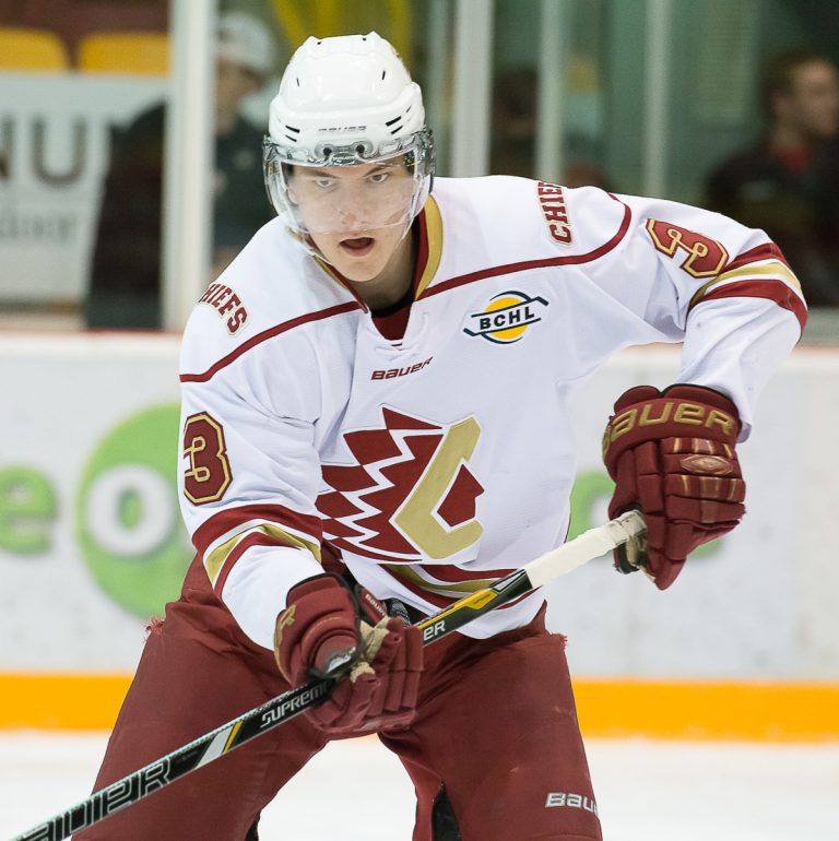 Vincent Desharnais aimerait être repêché dans la LNH Vincent Desharnais a passé la dernière saison avec les Chiefs de Chilliwack.
