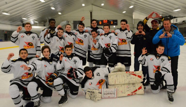 Saison parfaite des Panthères bantam B L'équipe championne est composée d'Olivier Bachand, Justin Botbol, Thomas Castel, Antoine Cyr, Hugues Gauthier, Ellis Georgalos, Antoine Christian Mani, Vincent Potamianos, Vincent Routhier, Micah Shortte, Simon Tremblay, Benjamin Turmel, Giancarlo Valenti et Samuel Vazquez. Les entraîneurs sont Marc Botbol, Éric Bachand, François Routhier et John Vazquez.