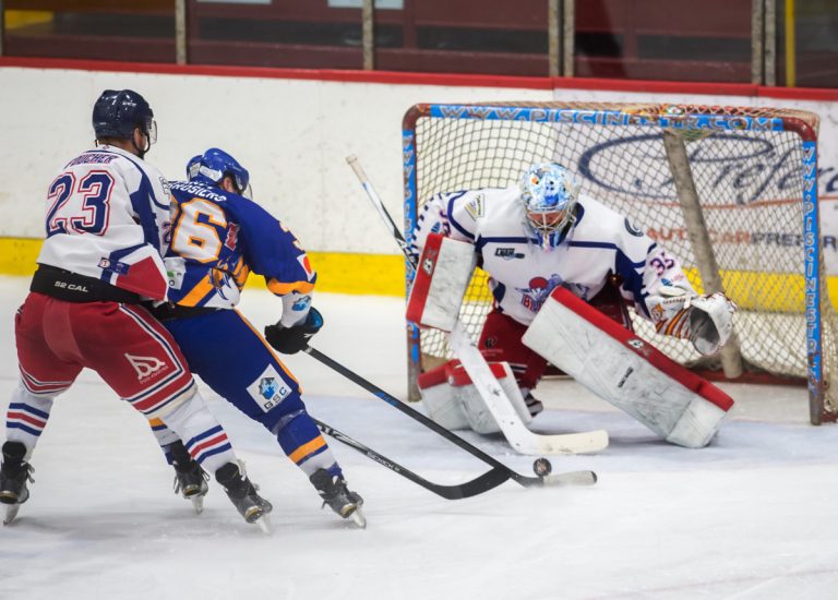 Les Prédateurs atteignent les demi-finales La série quart de finale est égale entre les Prédateurs de Laval et le Blizzard de Trois-Rivières.