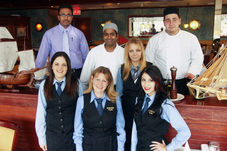 L’équipe du restaurant Homard Plus de Chomedey vous accueille avec joie tous les jours!  