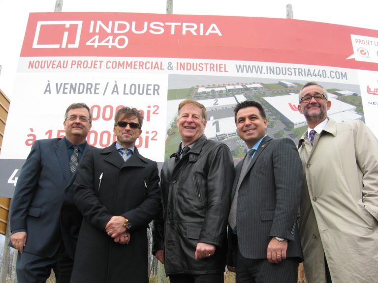 Création d’un parc d’affaires industriel dans l’ouest Étaient présents au lancement du parc d'affaires commercial et industriel le long de la 440 ouest: Gilbert LeBlanc, vice-président Développement investissements et immobilier à Laval Technopole, Michel Grennan, président de Cosoltec et d'Industria 440, Marc Demers, maire de Laval, David De Cotis, président de Laval Technopole, et Normand Bélanger, président-directeur général du Fonds immobilier de solidarité FTQ.