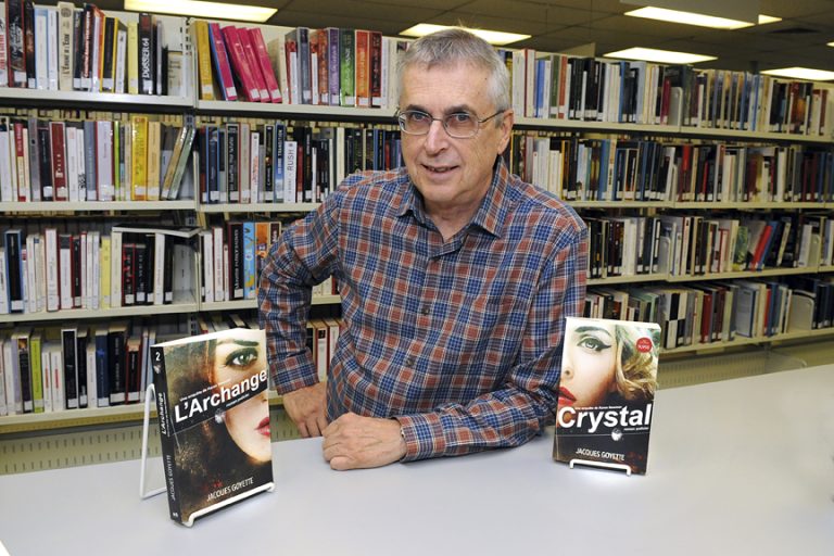 Jacques Goyette consacre beaucoup d'énergie à la recherche quand vient le temps d'écrire ses romans, afin de rendre l'action le plus crédible possible.(Photo gracieuseté –Jean-Marie Savard) 