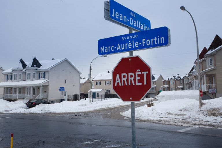Nouvelle aire de desserte de l’école L’Aquarelle: des mécontents sur la rue Jean-Dallaire Certaines familles de la rue Jean Dallaire ne comprennent pas pourquoi leur tronçon ne fait pas partie de la nouvelle aire de desserte.