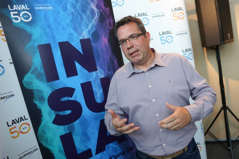 Musique et spectaculaire mur d’eau géant pour raconter les 50 ans de Laval Jean-Philippe Jouy, président de Productions Laser Quantum et co-concepteur du projet. (Photo TC Media - Mario Beauregard)