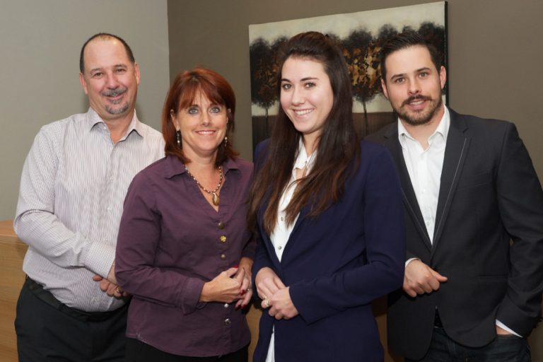 Aldo Lapointe, infirmier; Caroline Fillion, infirmière; Valérie Lapointe, responsable des ressources humaines; et Nicolas Lapointe, responsable de l'administration.