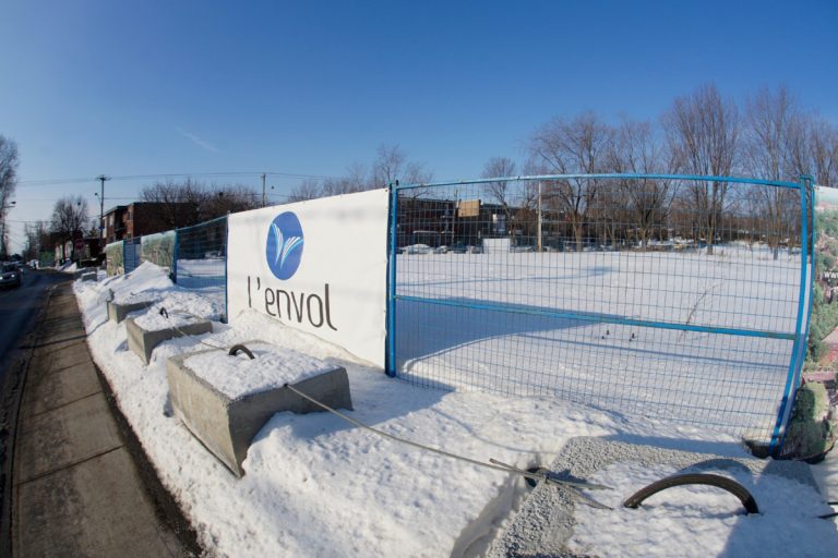 La contamination du site où est projetée une tour d'habitation de 18 étages face à la marina Commodore, à Pont-Viau, ne compromettrait aucunement sa réalisation, assure le directeur du Service de l'environnement de Ville de Laval, Gilles Benoît.