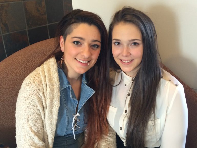 Les Cousines Lavoie en finale de concours Émilie Roy et Myriam Poirier sont Les Cousines Lavoie, du nom de famille de leur mère, des soeurs originaires de la vallée de la Matapédia, en Gaspésie. (Photo TC Media)