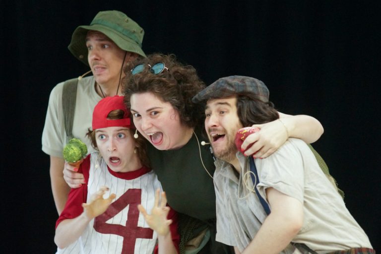 Une comédie musicale pour les cinq ans du Théâtre à ciel ouvert Pour bien marquer les cinq ans du Théâtre à ciel ouvert, l'auteure Léonie St-Onge et le metteur en scène Olivier Rousseau ont haussé le niveau de difficulté avec «Les Pouilleux», une comédie musicale pour toute la famille. (Photo TC Media - Mario Beauregard)